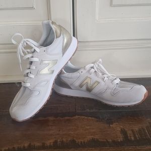 J. Crew x New Balance 520 Sneakers G8302